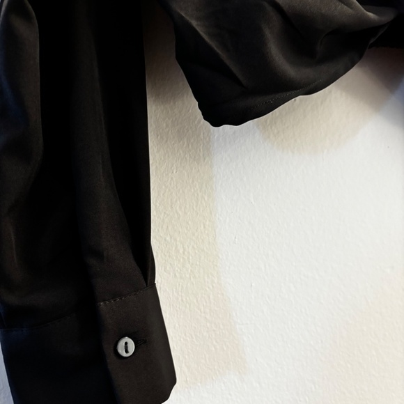 Black Button-Up Cropped Blouse Shirt with Front Twist Knot – Black – Large - Picture 8 of 9